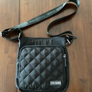 Steve Madden black crossbody purse.